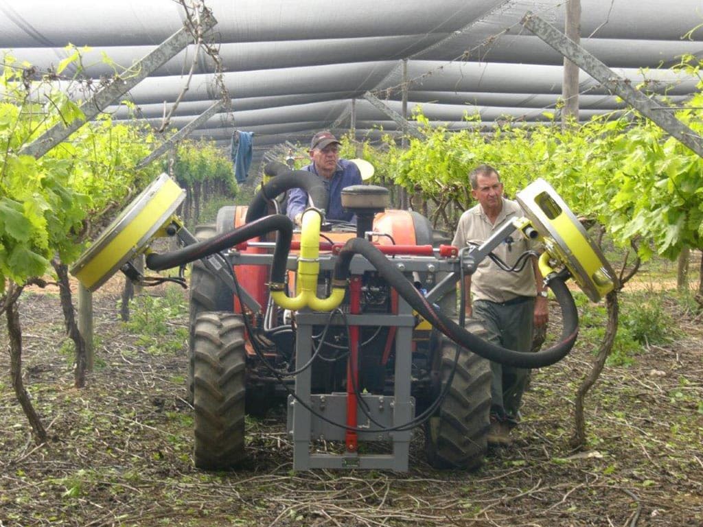 A photo of a leaf remover