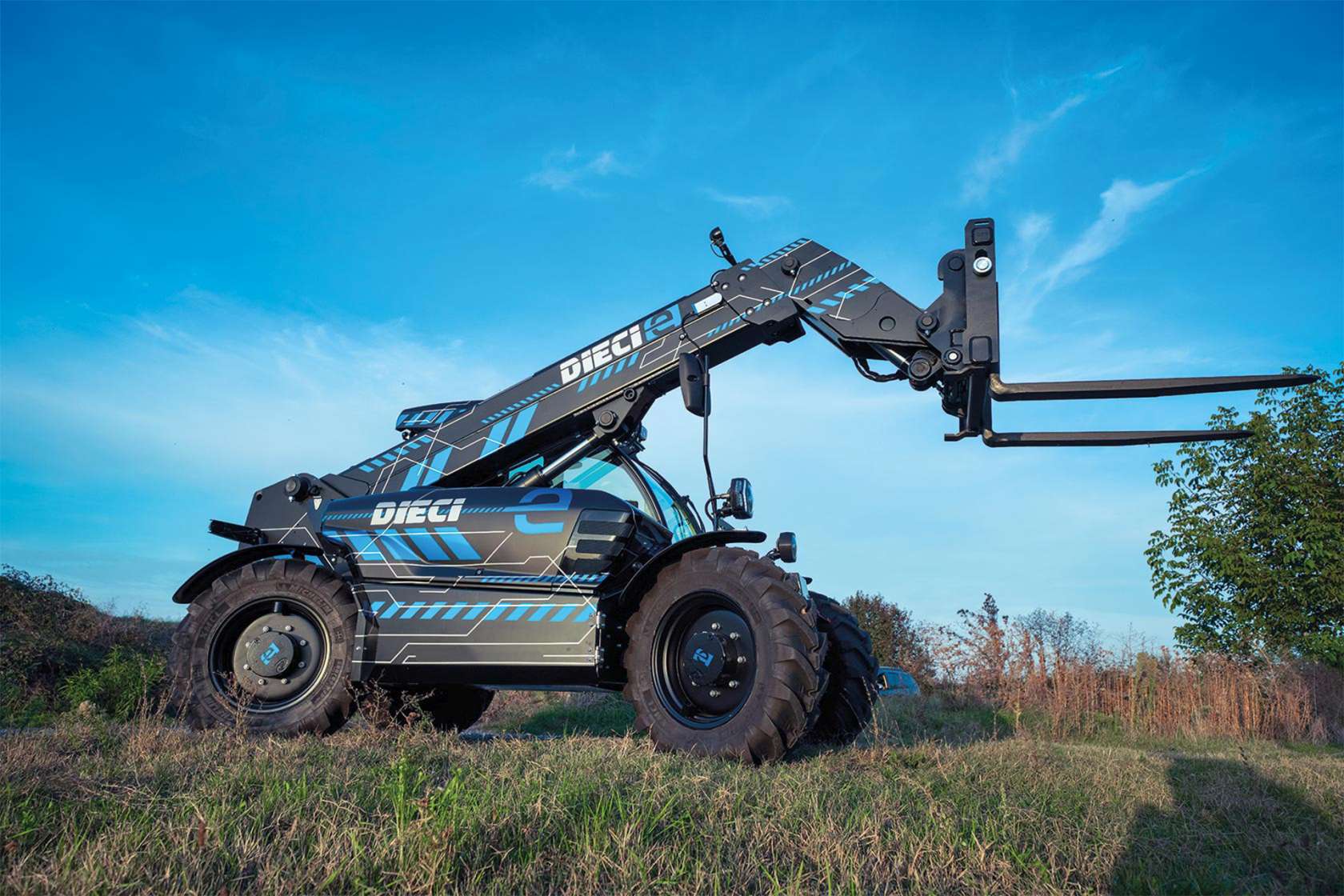 A photo of a Dieci loader